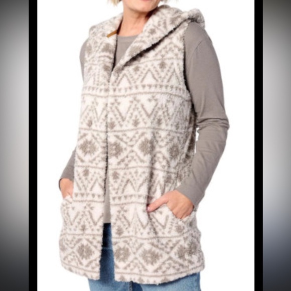 UGG Jackets & Blazers - Koolaburra by UGG Grey and White Sherpa Hooded Vest in Dove Geo XS